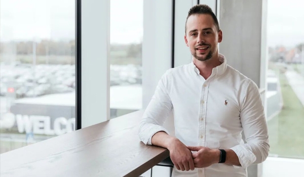 凯时AG--我们又增长了挖掘装载机的零部件